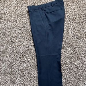 Van Heusen Men's 32x32 Blue w/ Stripes (Dress Pants)